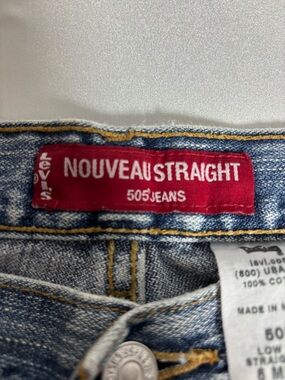 Nouveau Vintage Levis 505 Straight Womens Jeans